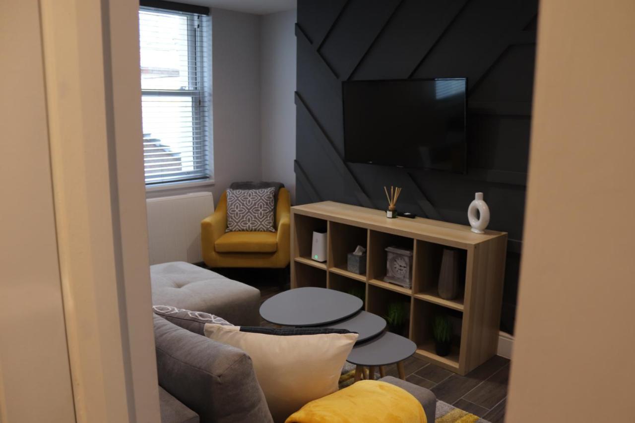 Clock Tower - - Near Sea And Shops Apartment *