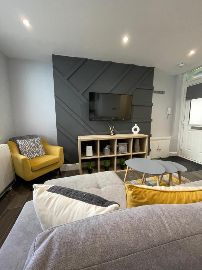 Clock Tower - - Near Sea And Shops * Hove