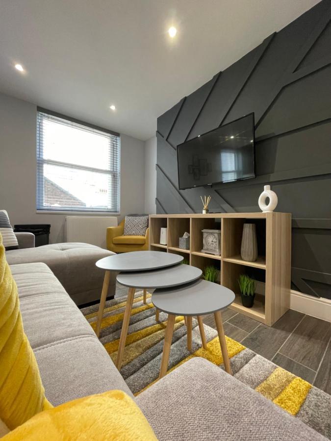 Clock Tower - - Near Sea And Shops * Hove