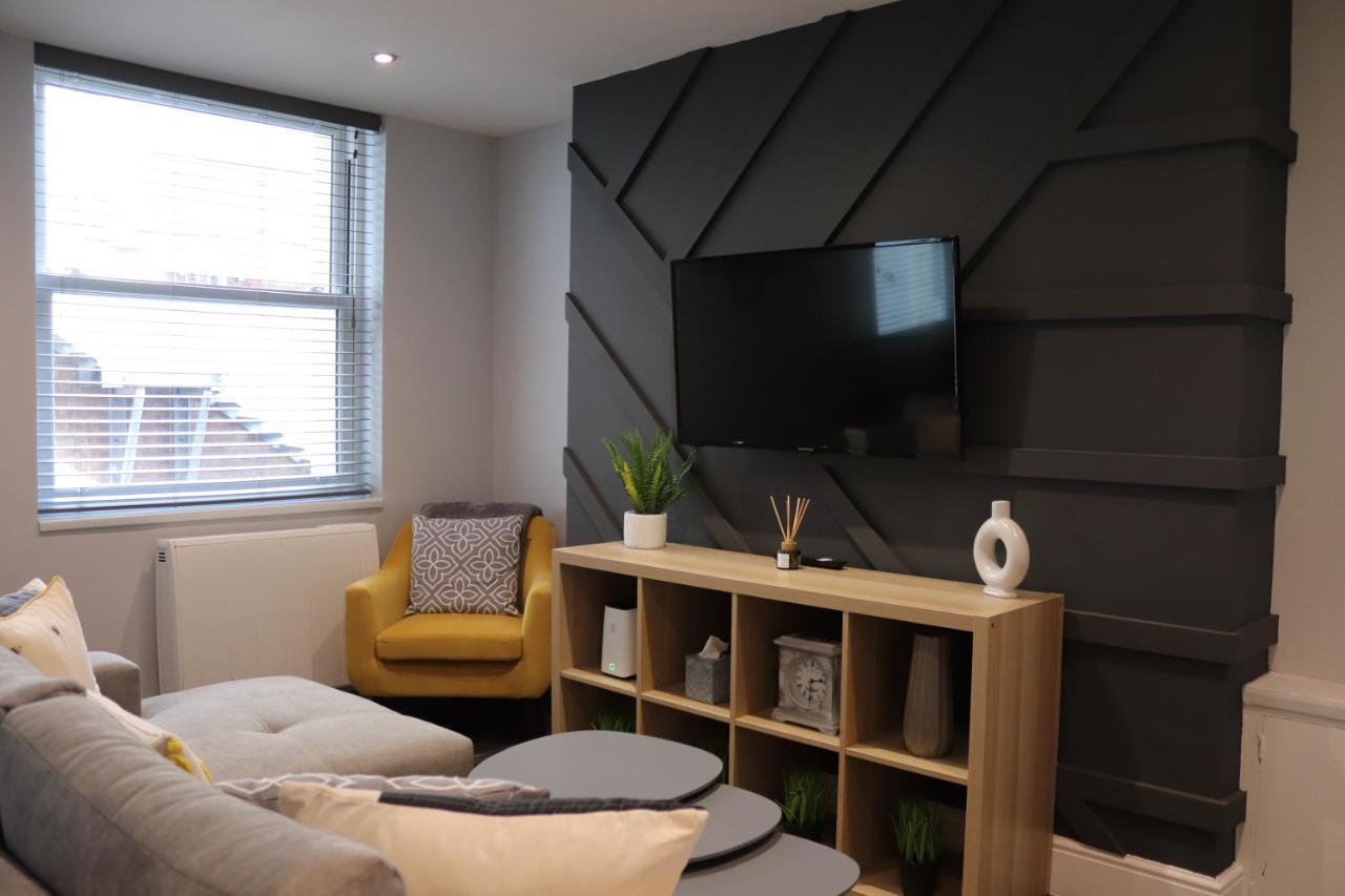 Clock Tower - - Near Sea And Shops * Hove